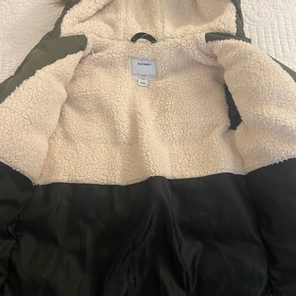 A jacket for girls size small (6-7)